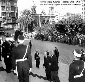 Oran - Place d'Armes - Arrivee de Mr Martinaud-Deplat - 1953
